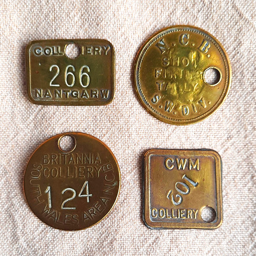 Lot vintage south wales - south,